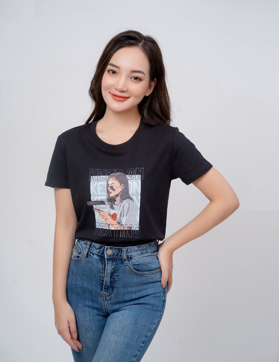 Áo T-Shirt Nữ in Hình Họa Tiết | Savani