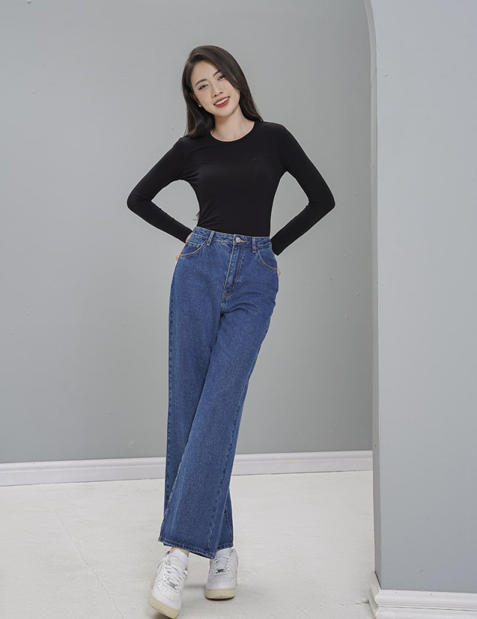 Quần ngắn jeans nữ dáng suông V-SIXTYFOUR