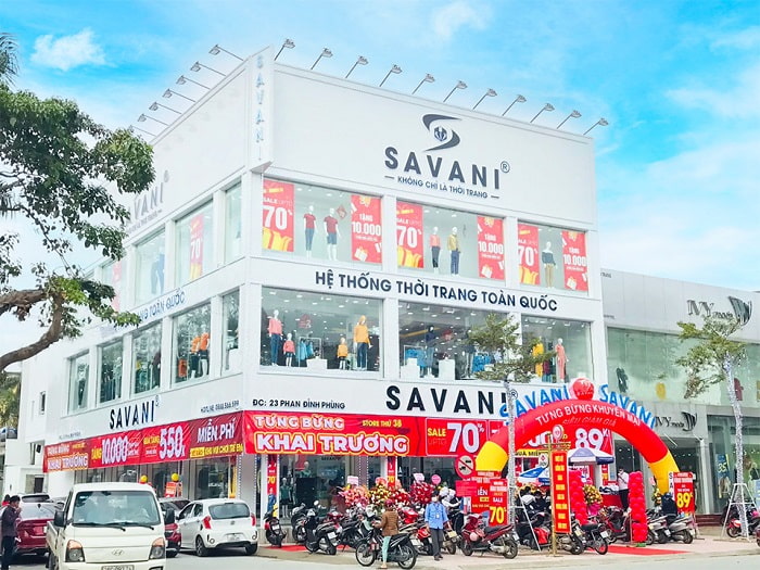 Savani trở thành thương hiệu thời trang có độ phủ hàng đầu Việt Nam. 